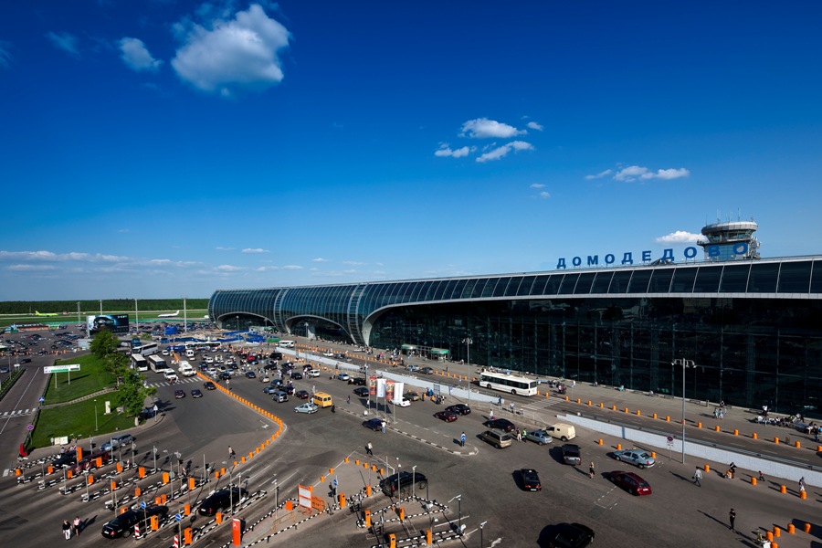 Московский аэропорт Домодедово начал расширение пассажирского терминала аэропорта - второго сегмента аэровокзального комплекса, сообщает пресс-служба аэропорта. Срок завершения работ - декабрь 2016 года.